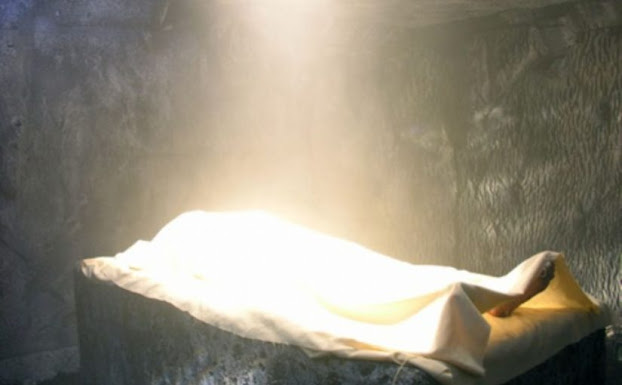 Tafsir Mimpi Dikejar Pocong Di Tengah Malam